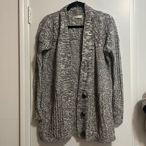 Grey and white knit Abercrombie cardigan with black buttons